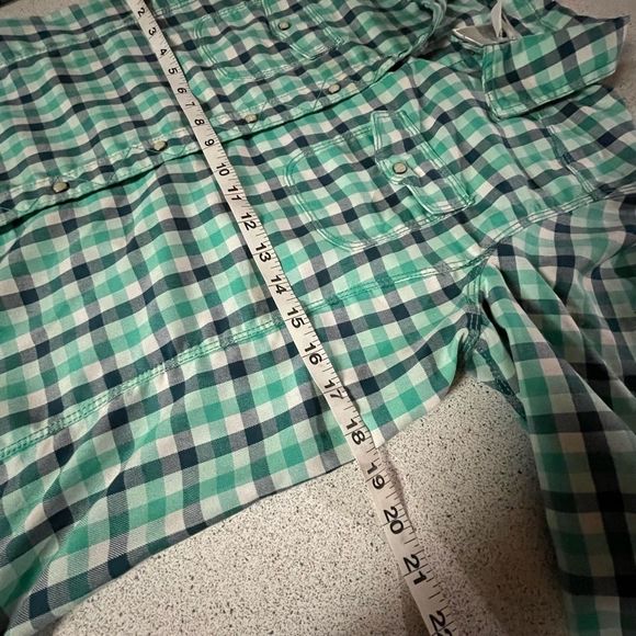 The North Face button down plaid shirt - Picture 3 of 9